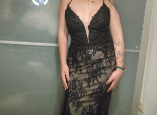 Vestido de fiesta negro y beige