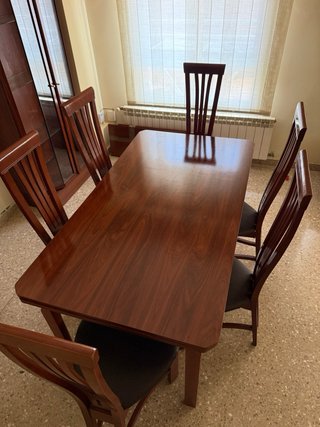 Mesa comedor extensible + 6 sillas + mueble bar.