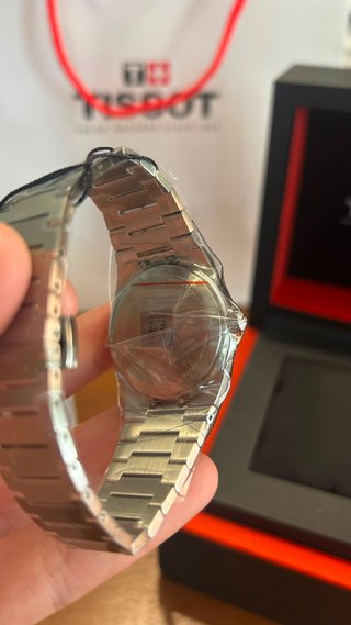 Reloj Tissot PRX 35mm Quartz Rojo
