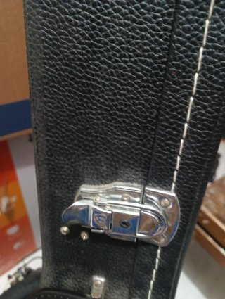 Funda Rígida para Guitarra o Bajo Acustico Negra