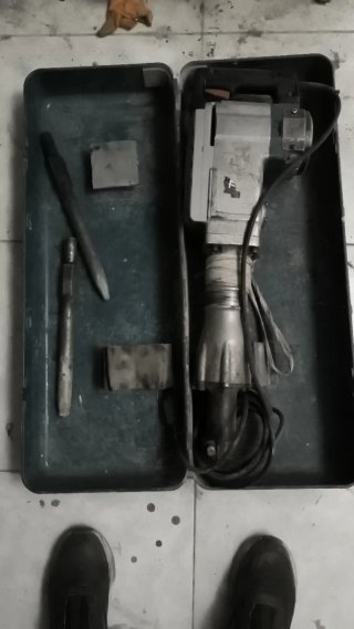 Martillo percutor con cinceles y caja