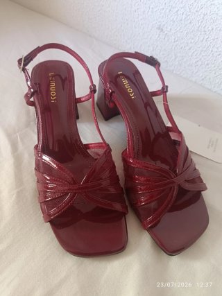 Sandalias LEINUOSI rojas talla 37