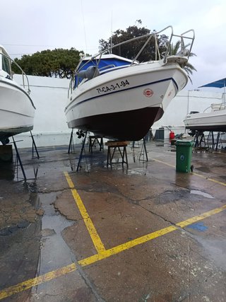 Barco Astinor 740 en Chiclana