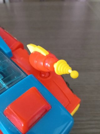 Coche Superthings