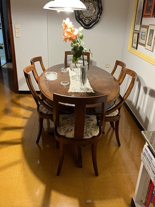Mesa extensible y 6 sillas de comedor