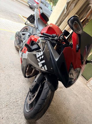Gsxr 600 k7 para reparar