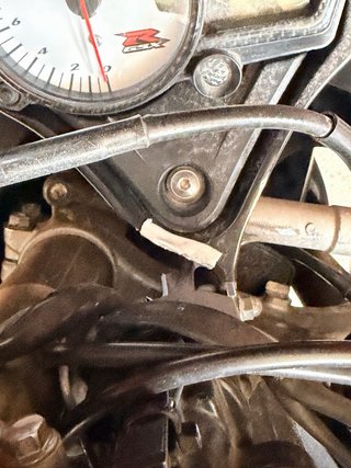 Gsxr 600 k7 para reparar