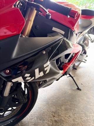 Gsxr 600 k7 para reparar