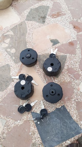4 Pomos Antirrobo Peruzzo con Llave