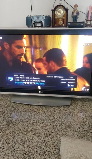 TV LG 47 con Mando a Distancia