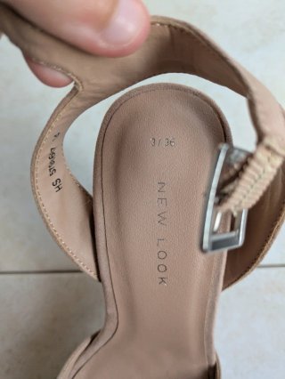 Zapatos de tacón New Look beige
