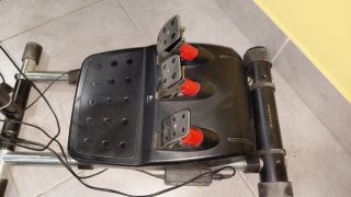 Soporte, pedales y palanca Logitech G27
