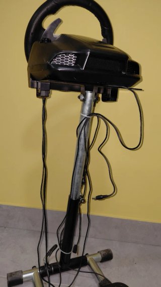 Soporte, pedales y palanca Logitech G27