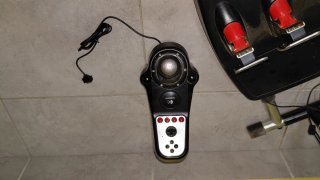Soporte, pedales y palanca Logitech G27
