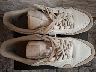Zapatillas Adidas Blancas y Beige