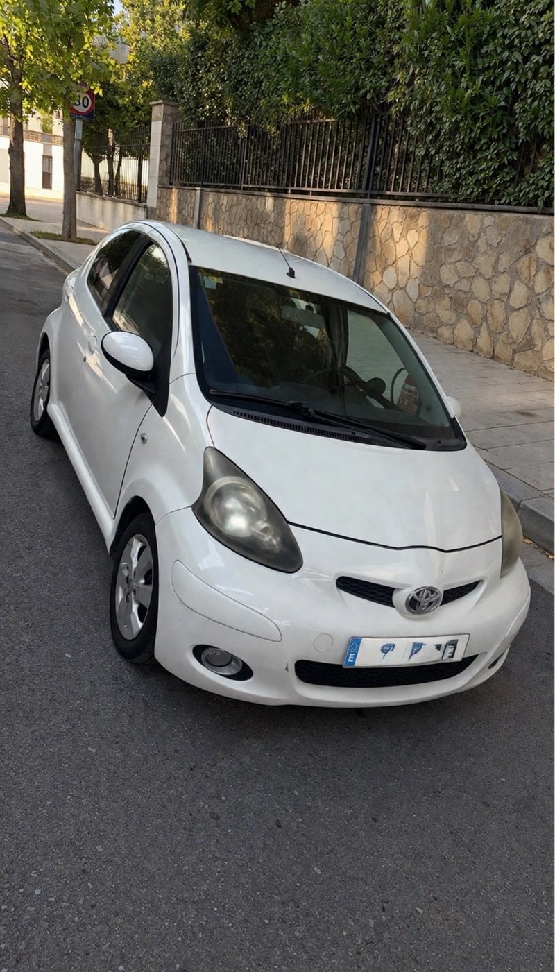 Toyota Aygo 2012 - foto 1