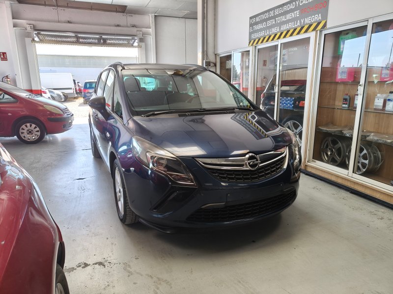 Opel Zafira 2013 - foto 1