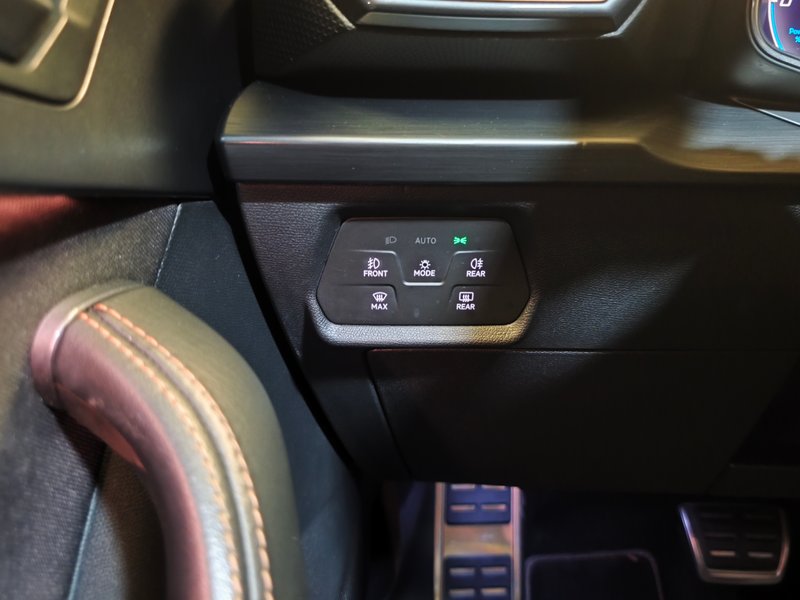 Cupra León 2022, foto 23