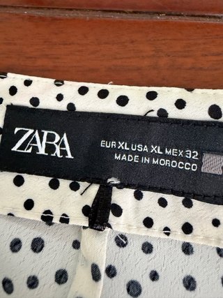 Falda midi Zara lunares blancos y negros