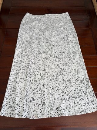 Falda midi Zara lunares blancos y negros