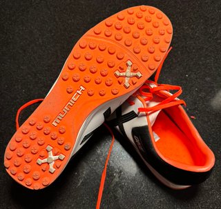 Botas Munich ONE TURF T46 como NUEVAS