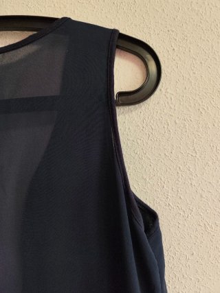 Blusa sin mangas de chica talla S-M.