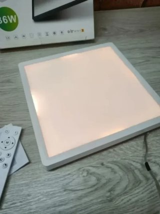 Lámpara de Techo LED Regulable con Control Remoto