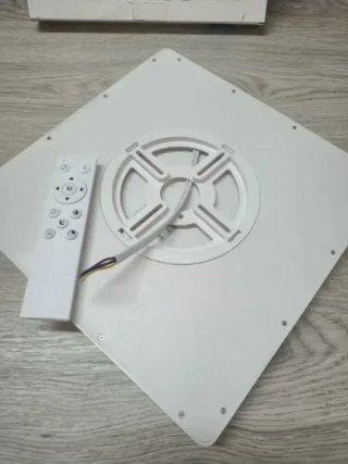 Lámpara de Techo LED Regulable con Control Remoto