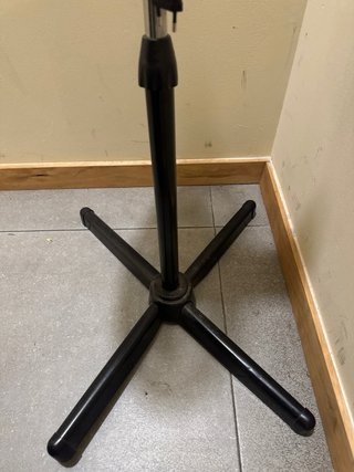 Ventilador de pie negro 3 velocidades