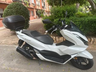 Honda PCX125 Blanca