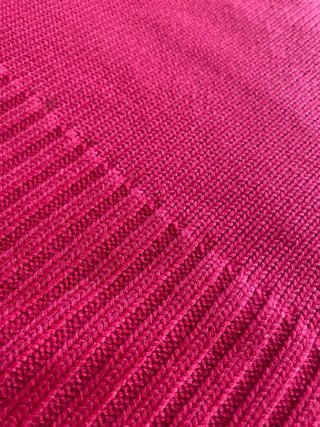 Jersey rosa cuello pico