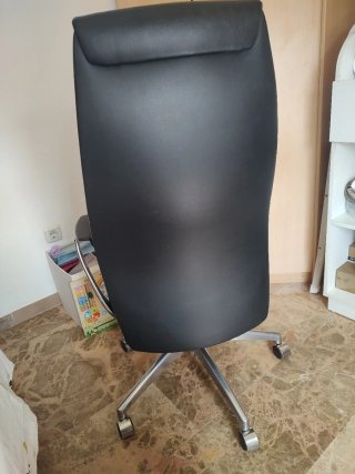 Silla de oficina ergonómica regulable
