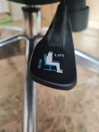 Silla de oficina ergonómica regulable