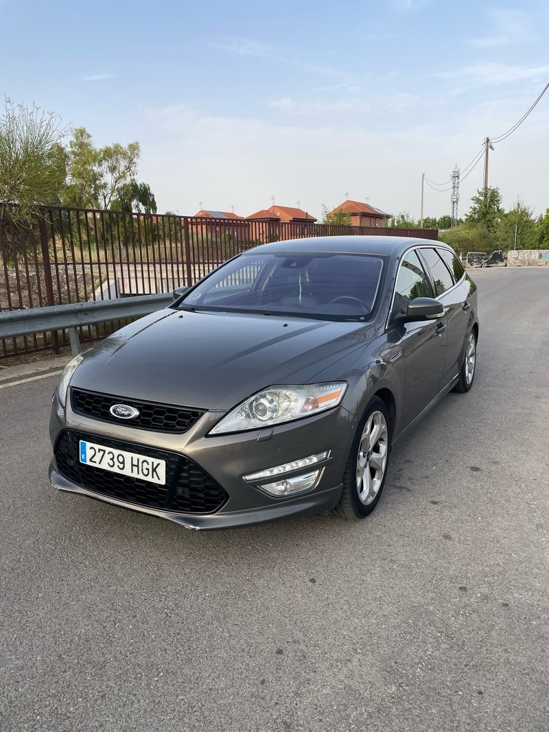 Ford Mondeo 2011 - foto 1