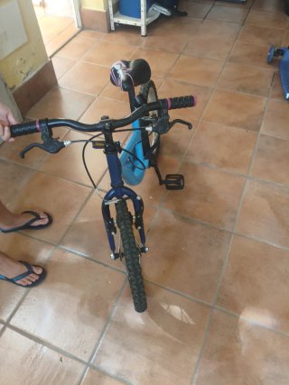 Bicicleta infantil azul