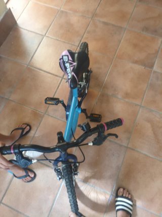 Bicicleta infantil azul