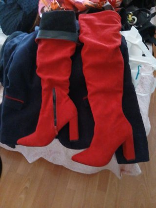 Botas rojas altas con tacón