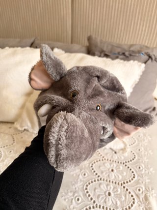 Gorro divertido elefante gris y rosa