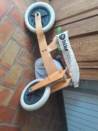 Bicicleta de madera infantil