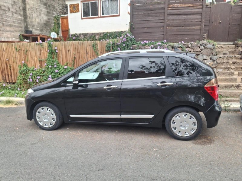 Honda FR-V 2009 - foto 1
