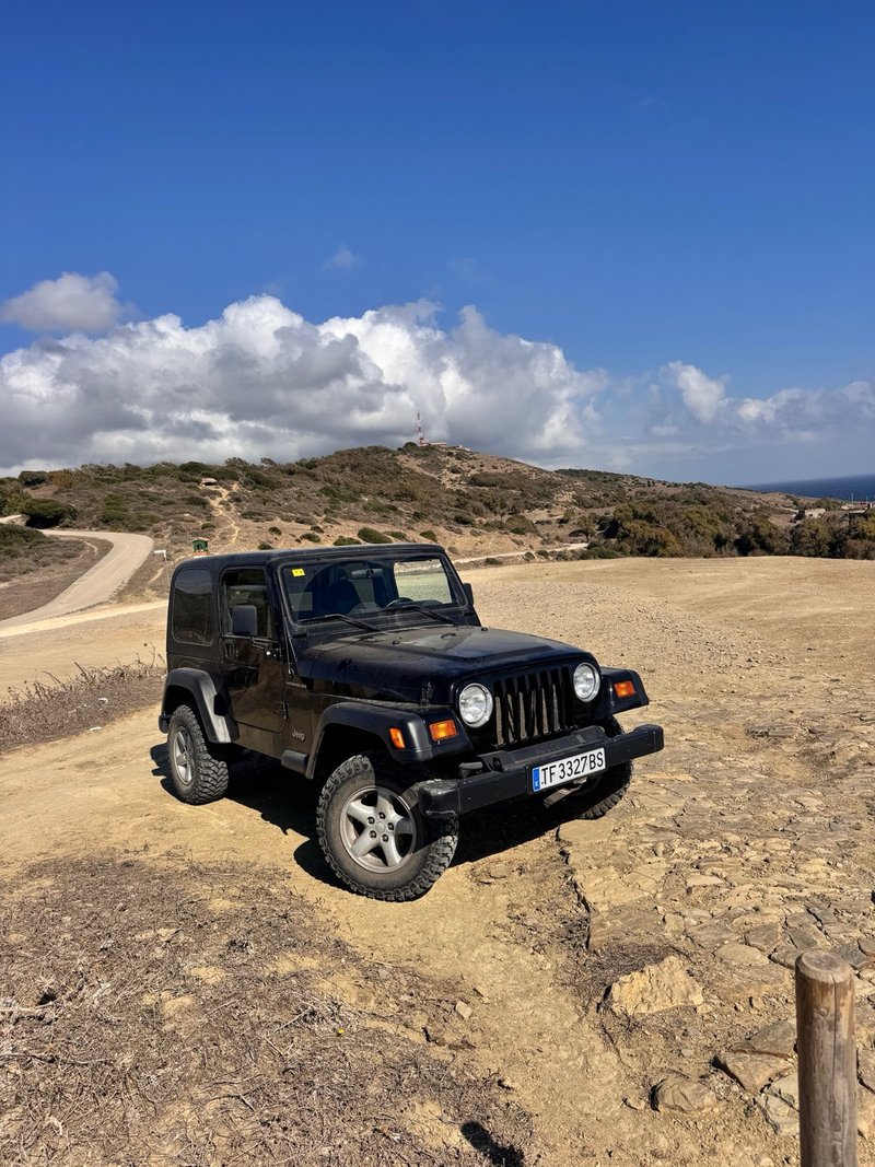 Jeep Wrangler 2.5 - foto 1