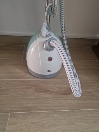 Plancha de vapor vertical con colgador