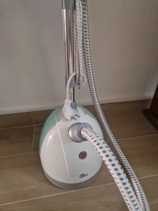 Plancha de vapor vertical con colgador