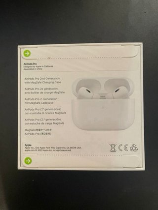 Apple AirPods mai aperte