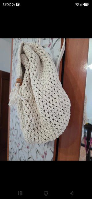 Mochila de crochet beige blanco