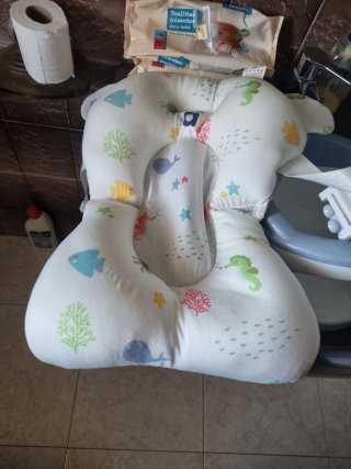 Cojín adaptador para bañera de bebé