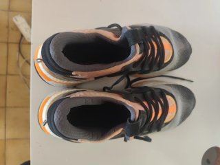 Zapatillas Adidas Grises y Naranjas