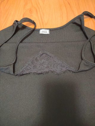 2 Camisetas de tirantes con encaje