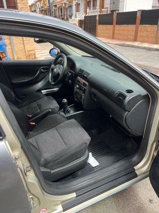 SEAT Leon 2004