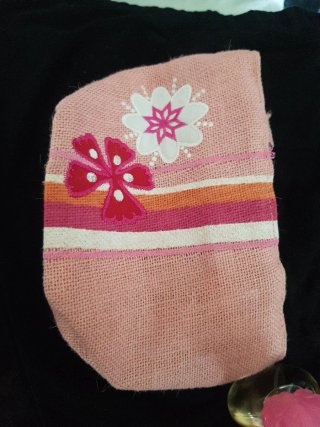 Barbie Colonia y Bolso Rosa Flores